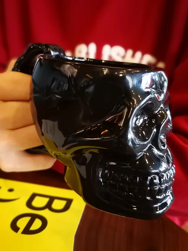 Черная 3D креативная кружка с черепом керамическая для кофе большая питья воды