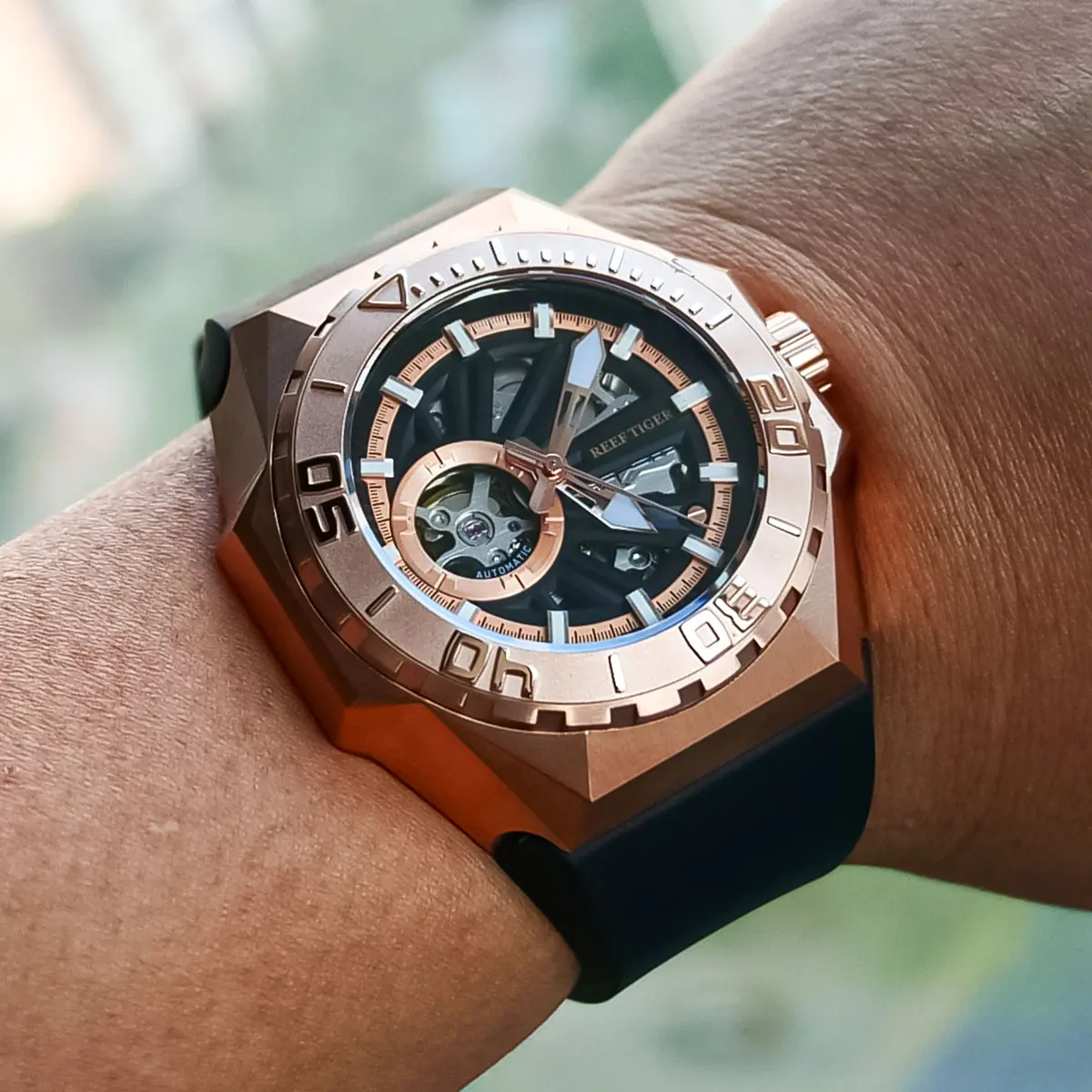 US $370.80 Reef TigerRT Men Sports Watches Dive Rose Gold Skeleton For Men Automatic Mechanical Watches Rubber Watch Accessories RGA6903S