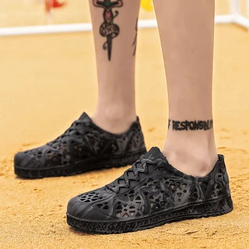

UNN Sandals For Men Crocks shoes EVA Sandalias Summer Beach Shoes Slippers Ladies Shoes Slip on Sandals Sneakers 2020