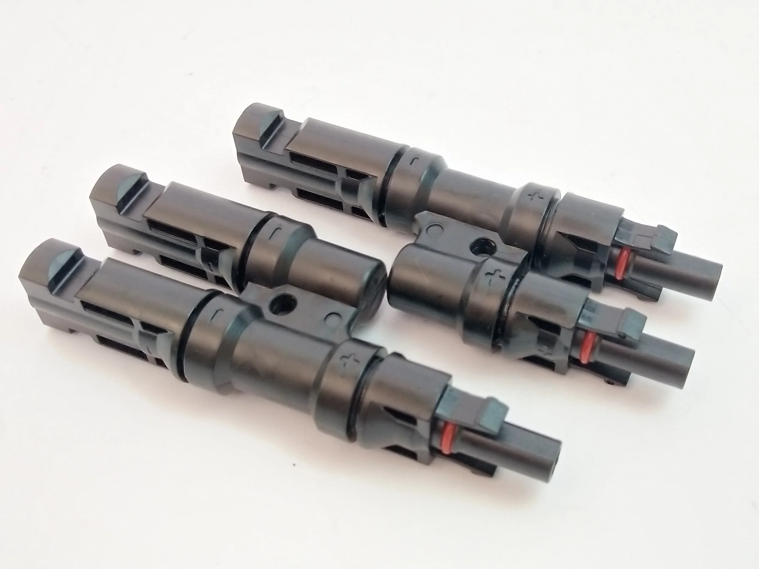 

1 Pair/2 Pieces T Type (1 to 2) MC4 Solar Branch MC4 Cable Connectors 2 to 1 MC4 Branch T Type 2 in 1 Male Female