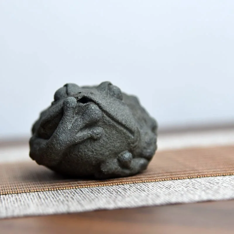 Toad Figurine Tea Pet Lucky Frog Wealth Animal Statue Home Decor Gift Incense Desk Ornament Tea Ware Natural Stone Fortune