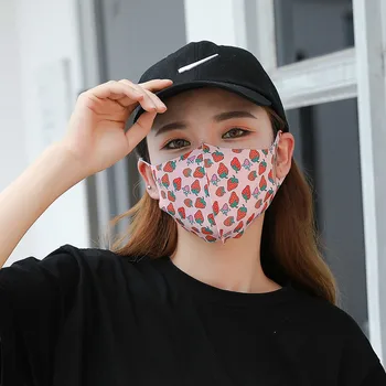 

New Strawberry Pattern Ice Silk Fabric Protective Womens Mask for Sun Trendy Fashion Printing Muouth Face Masks Unisex Korean