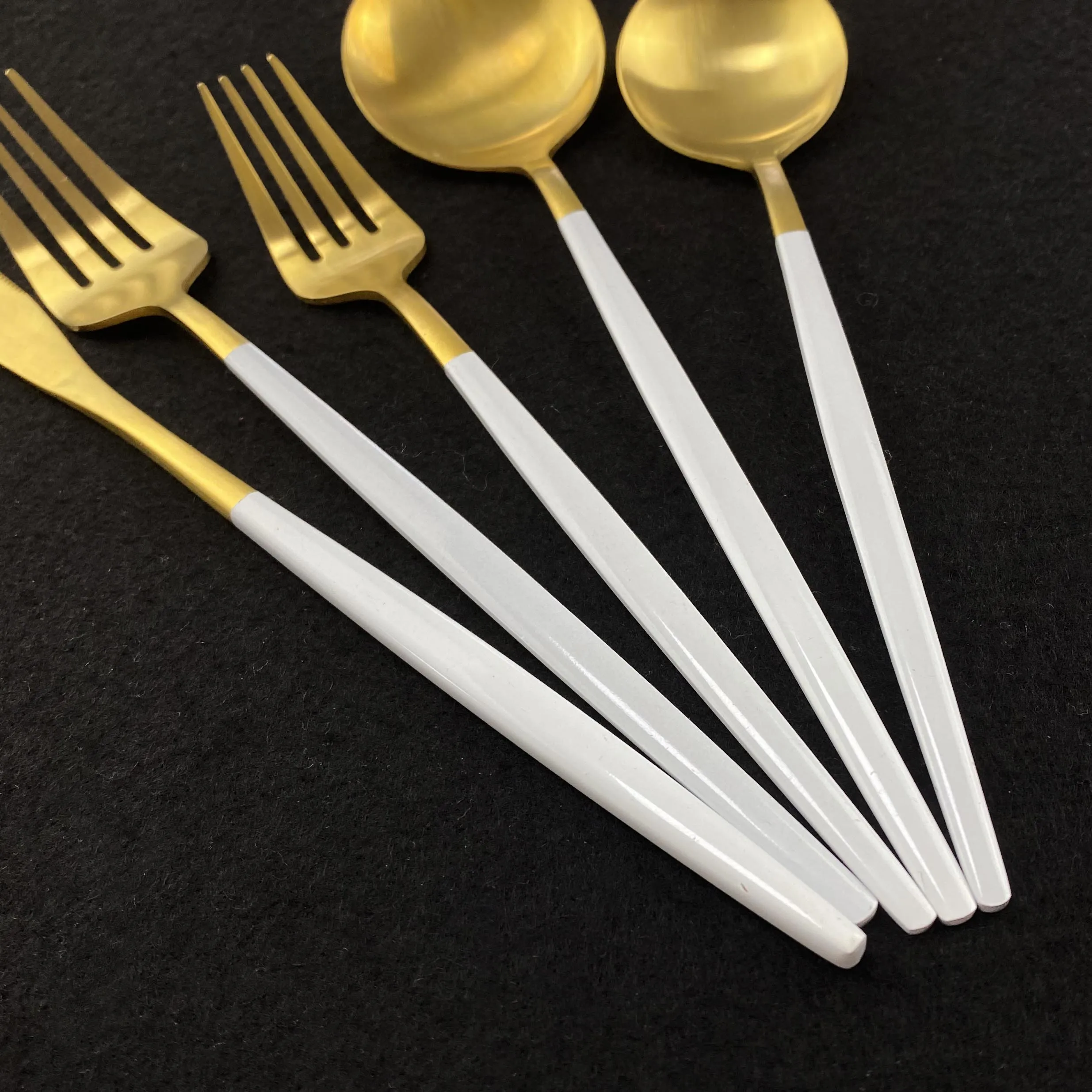 US $32.85 36piece White Gold Cutlery Set Knife Dessert Fork Spoon Dinnerware Set Stainless Steel Tableware Set Home Kitchen Silverware Set