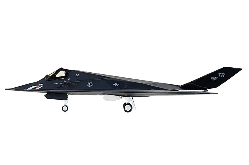 HOGAN F-117 EGLIN AFB 37TH TFW "NIGHTAWKS" 1/200 литая модель самолета
