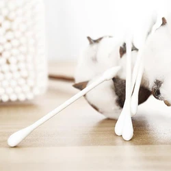 Q1QD 200Pcs Double Tipped Cotton Cleaning Swabs with Wooden Handle Cotton Buds