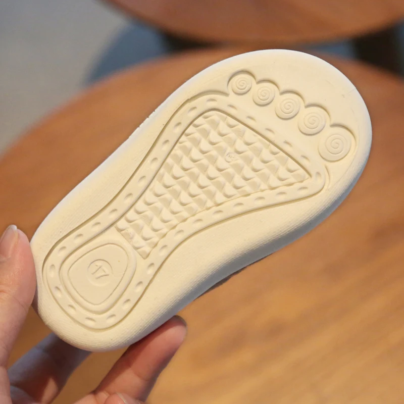 Г. Зимние детские сапоги для маленьких мальчиков и девочек теплые плюшевые уличные сапоги с героями мультфильмов мягкая Нескользящая детская хлопковая обувь
