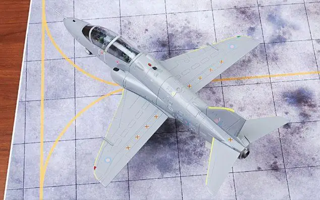 Squadron Wings BAe Hawk T. Mk 1A литая под давлением модель RAF № 151 Sqn XX335 RAF Chivenor Late 1980s 1/48 литая под давлением модель самолета