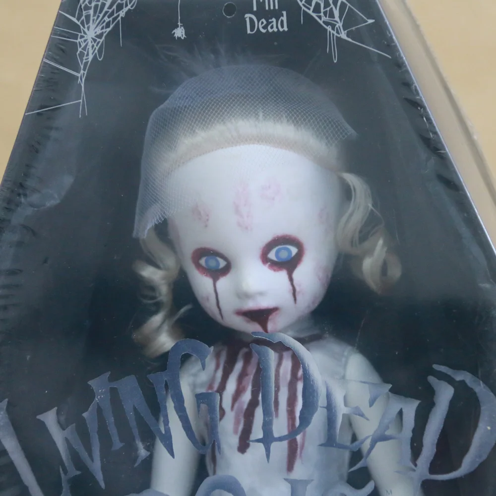 Серия "Живые мертвецы" 29 The Nameless Ones The Silent One Mezco Original Collect