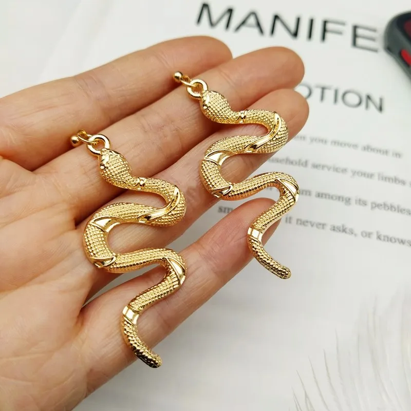 2021 punk Snake Pendant Necklace Golden Silver Color Unquie Men Women Neck Jewelry Statement Pouplar Necklace Wholesale 