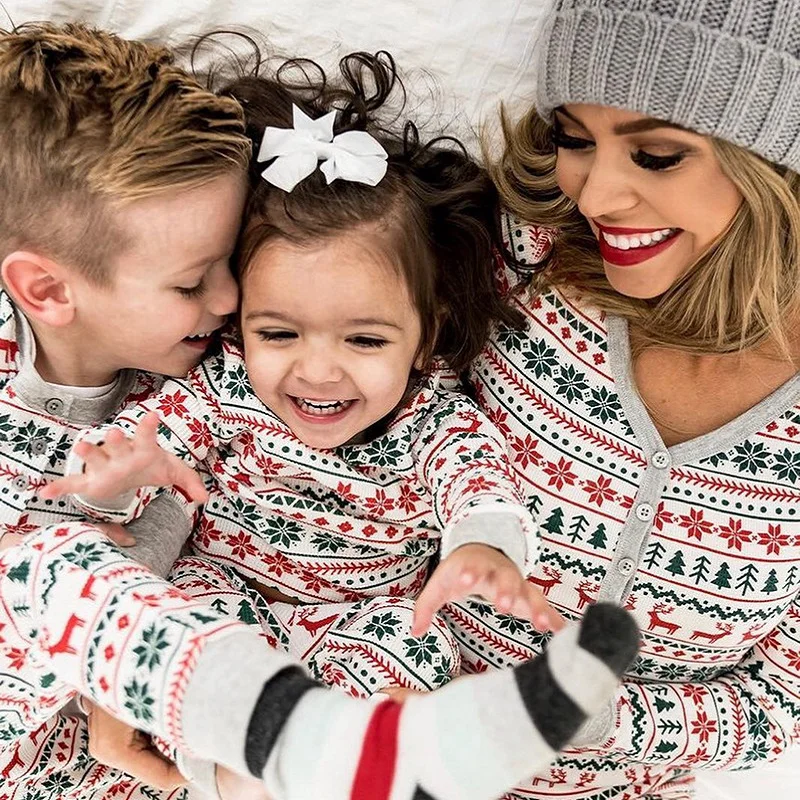 thumbnail image 1 of Conjunto de pijamas navideños familiares a juego, ropa a juego para madre, hija, padre e hijo, atuendo familiar, mameluco para bebé, ropa de dormir, 1 of 3
