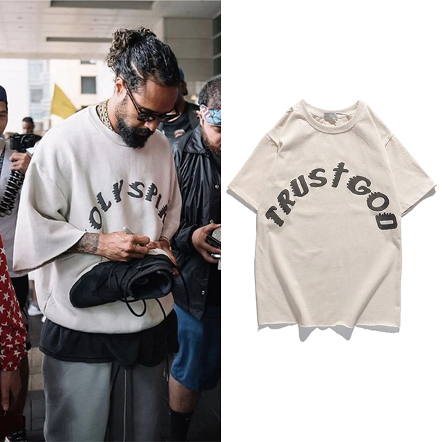 Camiseta do Sunday Service de Kanye West: Uma declaração de estilo da moda urbana