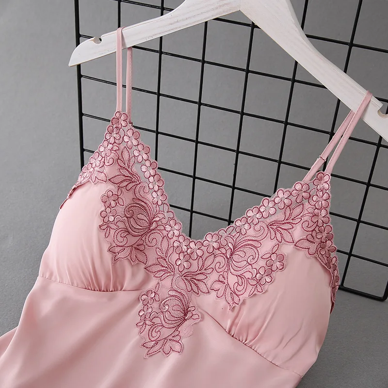 Ice Silk Touch мягкие женские пижамы вышивка сексуальный V свинец Спагетти ремень шорты набор пижамы
