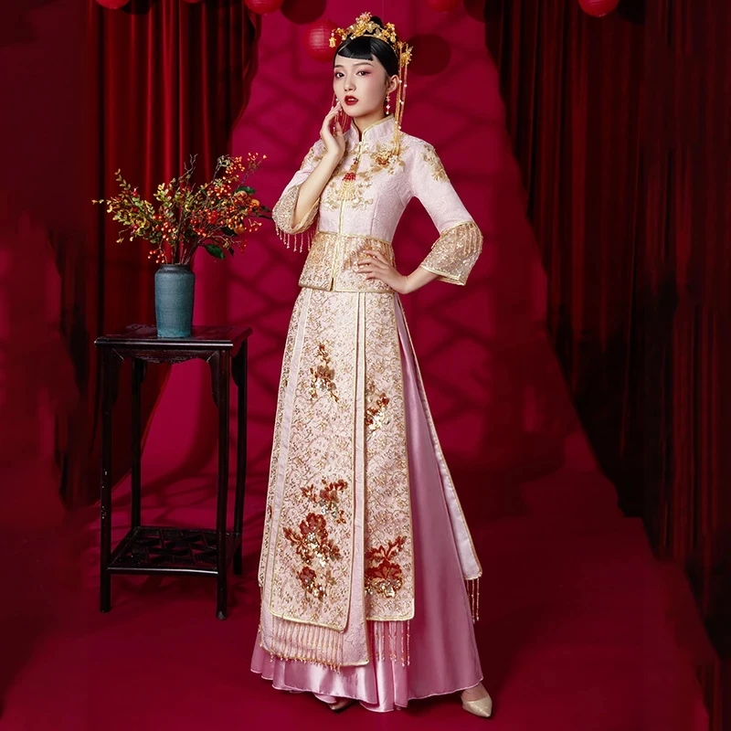 Chinese-New-Self-cultivation-Stand-up-Collar-Bride-Show-And-Dress-Dragon-And-Phoenix-Gown-Tassel.jpg_Q90.jpg_.webp (2)