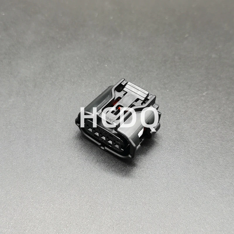 The original 90980-12292 5PIN Female automobile connector plug shell and connector are supplied from stock