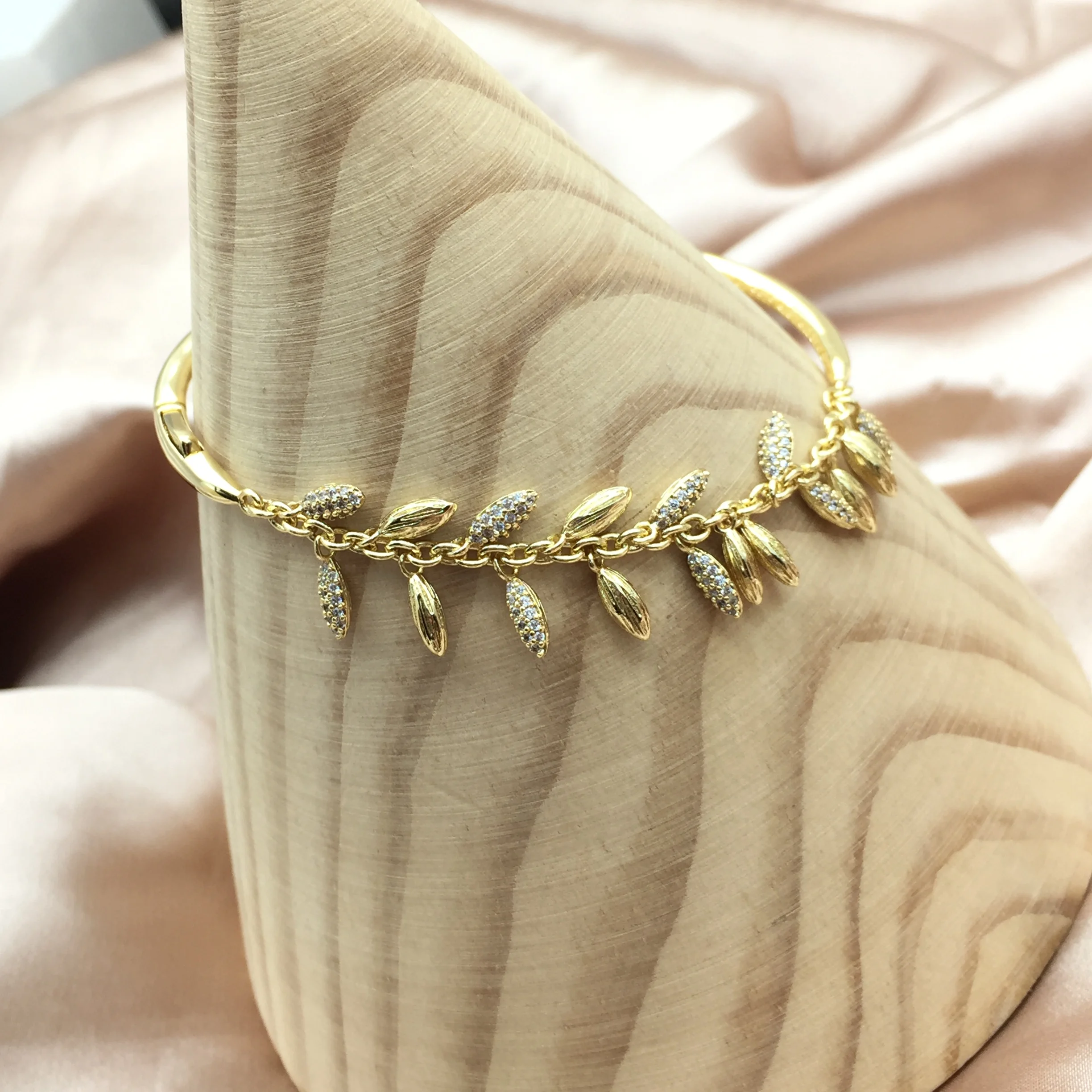 925 Sterling Silver Classic Limited Edition Floating Grains Women's Charm Jewelry Bangle Free Shipping Wholesale