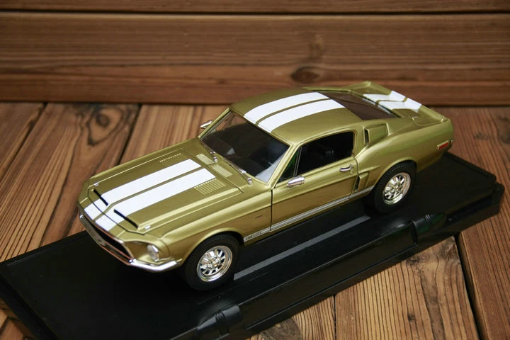 Изысканная 1:18 1968 500kr винтажная модель автомобиля из сплава Коллекционная модель двери можно открыть
