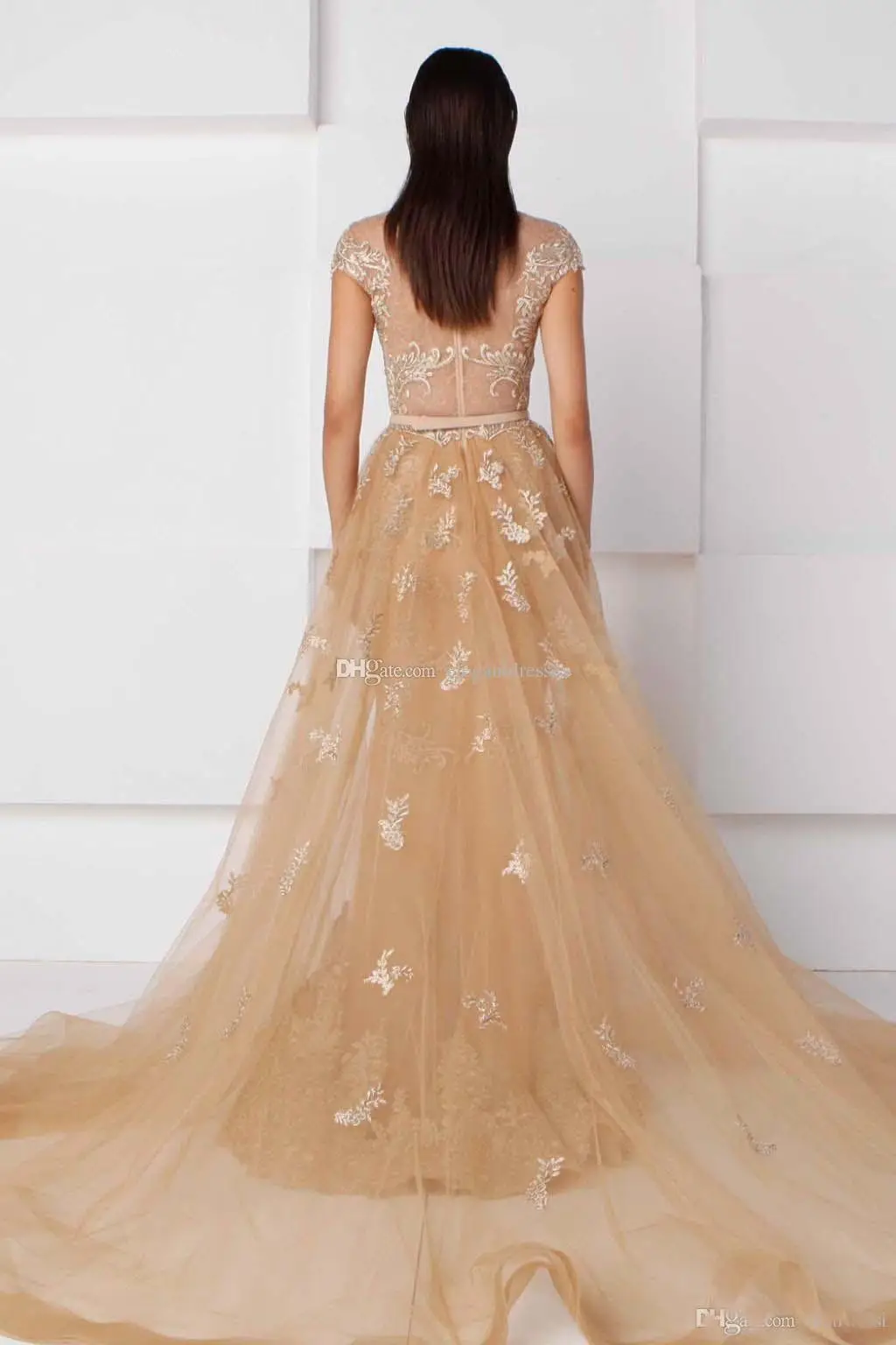 Saiid Kobeisy Mermaid Champagne Evening Dresses With Detachable Train Short Sleeve Lace Applique Prom Gowns Sheer Neck Vintage Party Dress