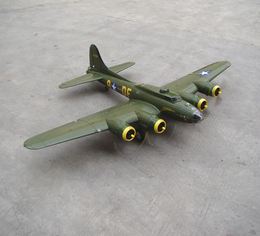 B-17 ラジコン飛行機