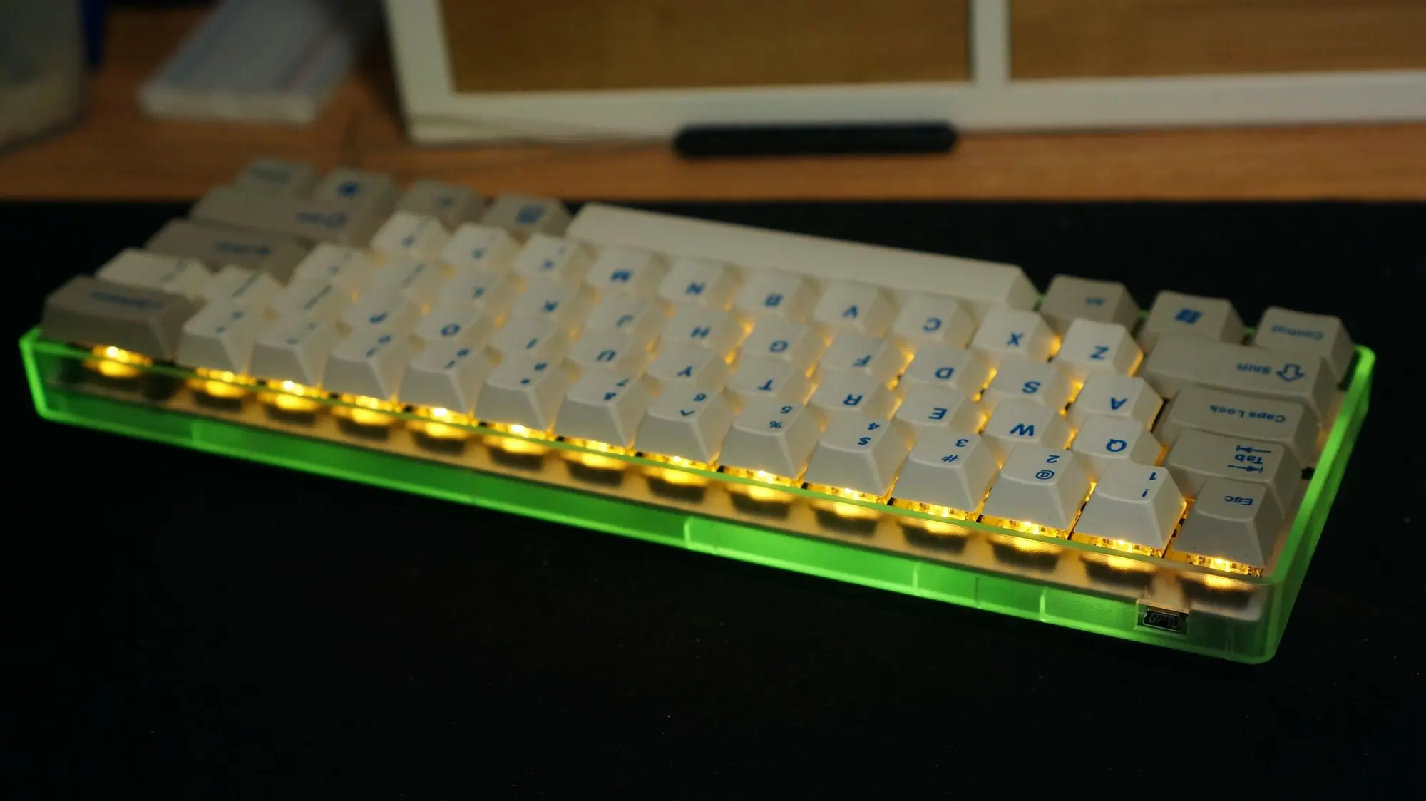Индивидуальная механическая клавиатура PCB Bluetooth USB Type C 60% RGB для геймеров