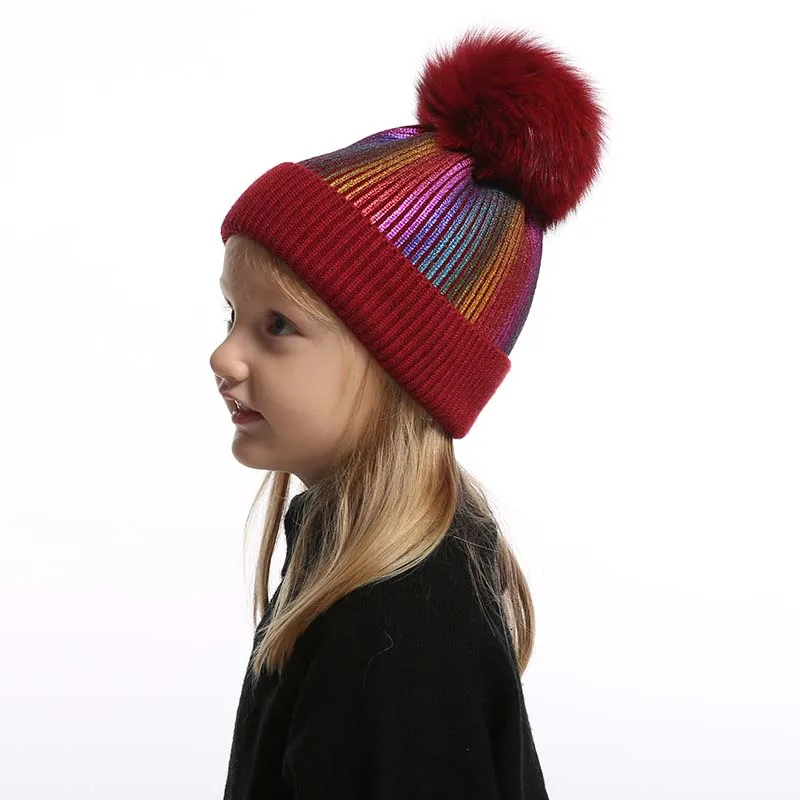 Bonnet tricoté avec pompon en fourrure enfants