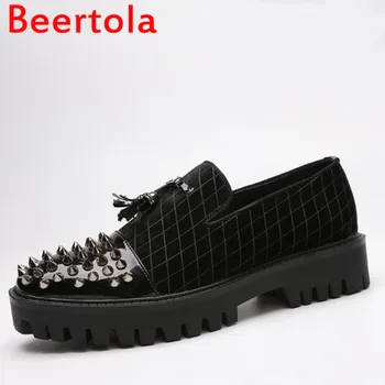 

Brand Beertola Men's Sneakers Rivet Fashion Shoes Masculine 2020 Flats Shoes Casual Style Thick Bottom Chaussures Male Black