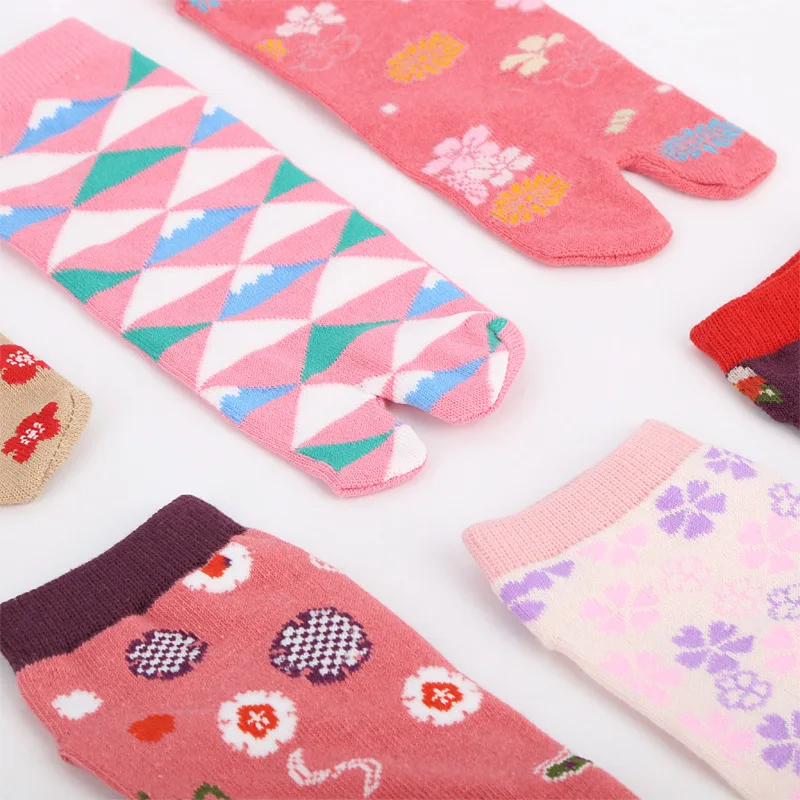 Мягкие удобные Повседневное 2 носки женские воздухопроницаемая износостойкая Для женщин два пальца носки, японский стиль носки с пальцами женские WK06556
