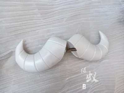 Новая игра Arknights Liskarm круассан Косплей рога голова клип головной убор Hairwear косплей реквизит аксессуары заколка для волос Хэллоуин - Color: C