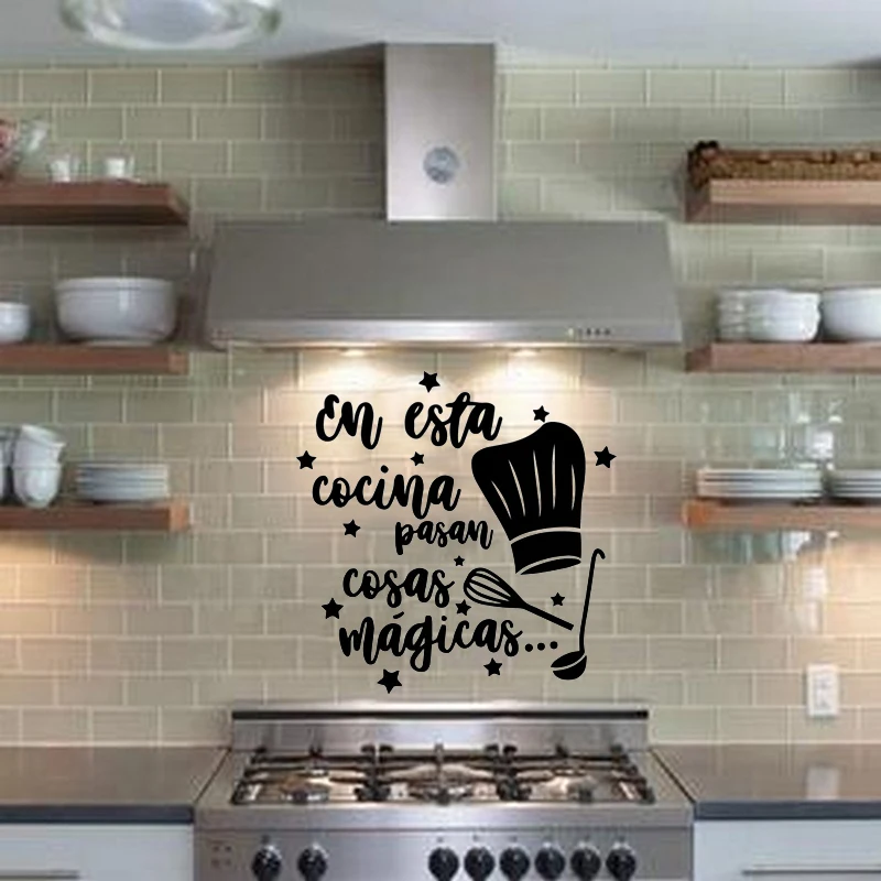 Vinilo decorativo En esta cocina pasan cosas mágicas