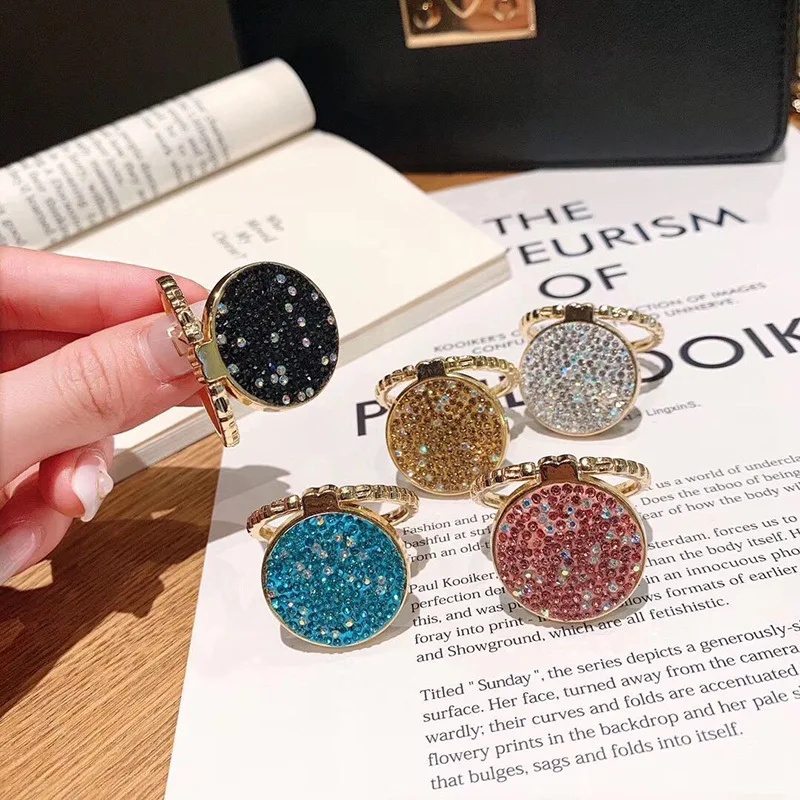 

Bling Rhinestones Metal Finger Ring Holder Crystal Diamond Phone Holder 360 Rotate Mobile Finger Stand Sent For iPhone XS 11