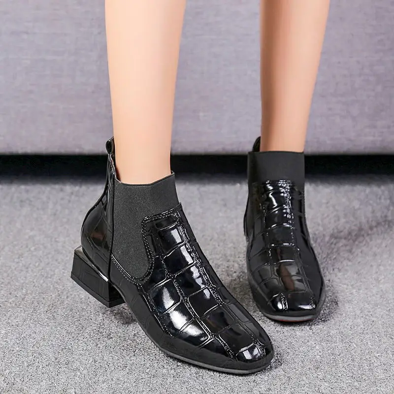 

Autumn And Winter New Style Tube Semi-high Heeled Square Heel Waterproof Platform Crocodile Small Leather Shoes England Martin W