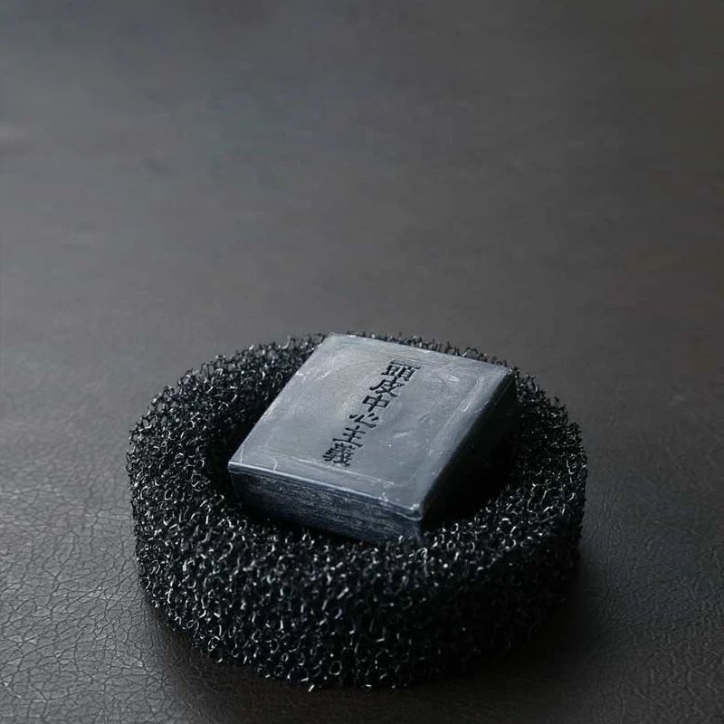 2pcs x 30g Japan black soap solid shampoo,Oil control Anti-dandruff, anti-itching and anti-alopecia without silicone oil