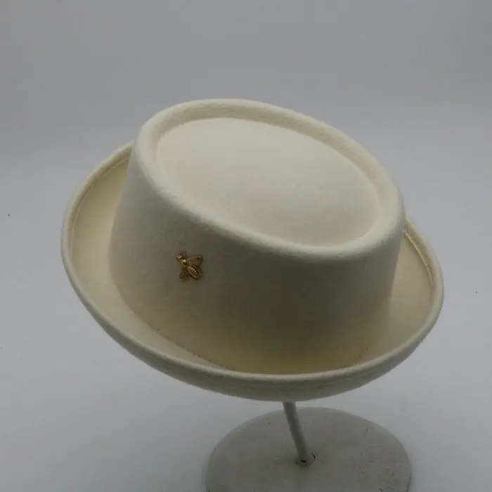 01910-shi осень зима молочно-белая пчела леди wiik шапка шерстяная шляпа Fedora женская шляпа Панама для отдыха