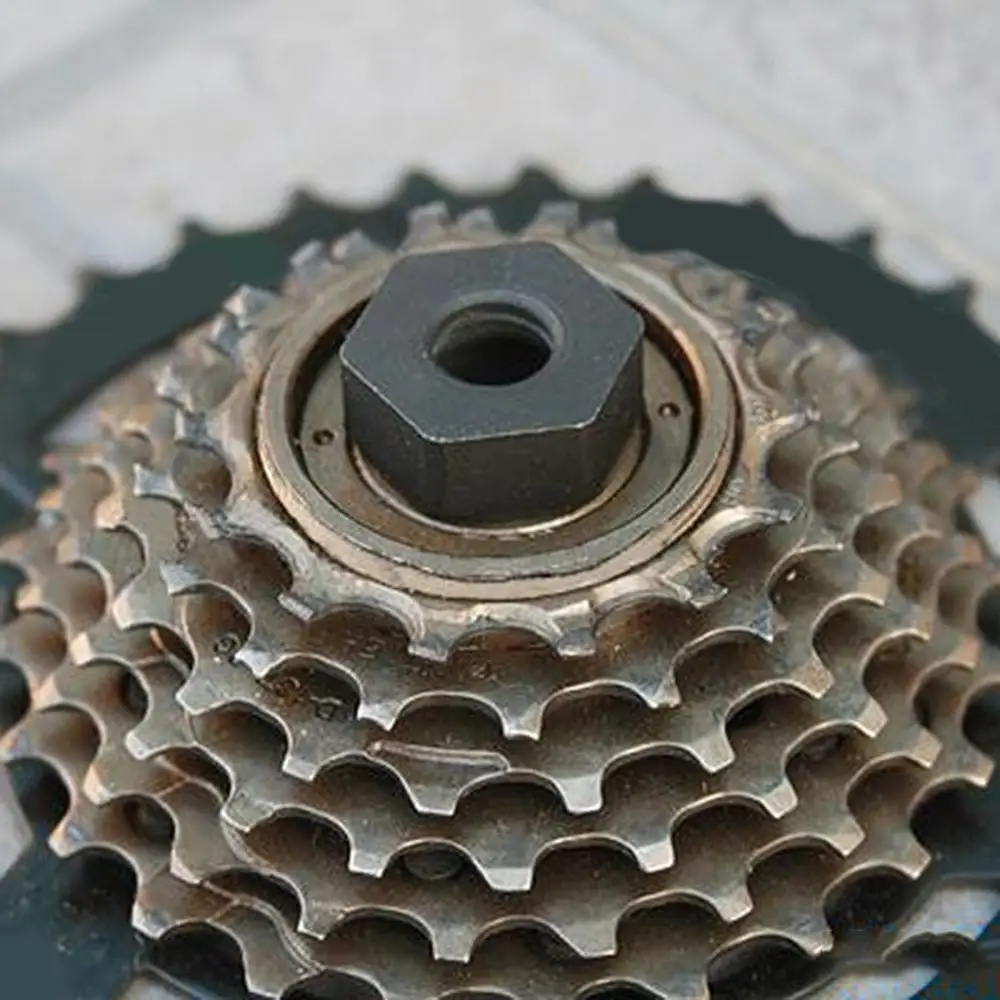 Outdoor cycling bicycle flywheel disassembly installation repair