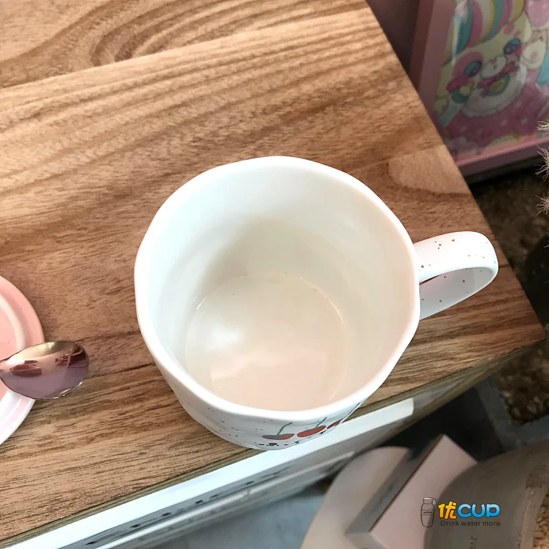 Мультяшная Клубничная чашка для воды, кружка, керамическая чашка с крышкой с ложкой, Офисная Рождественская кружка для девушек, студенток, клубника BB50MK
