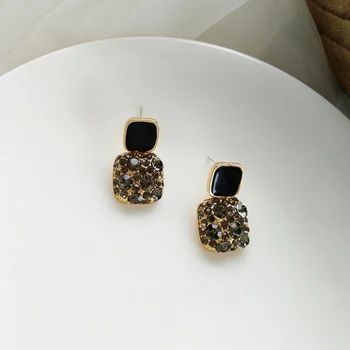 

Black inlaid beautiful earrings geometric Earrings female ear clip