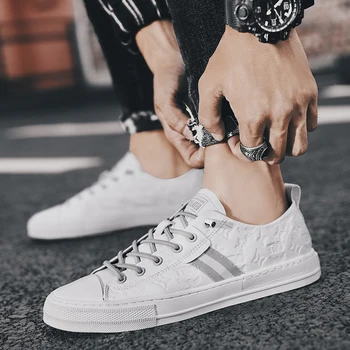 

New Men Sneakers Casual Shoes Men Lovers Printing Fashion Flat Tenis Masculino Vulcanized Shoes Zapatos De Hombre Joker simple