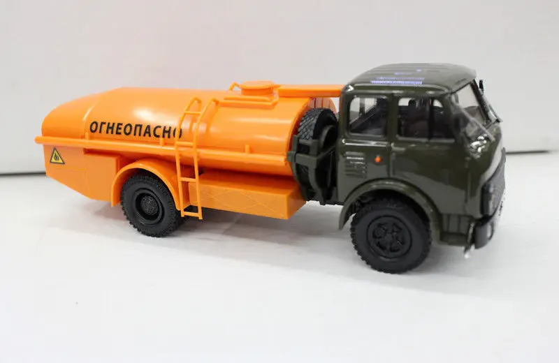 

Stock Overstock 1: 43 Alloy Car Model Maz AC 8 Russia Kamaz Oil Jar Freight Truck Model
