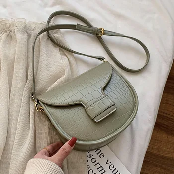 

2020 new high-end sense bag female bag spring shoulder Messenger bag female wild net red fashion saddle bag