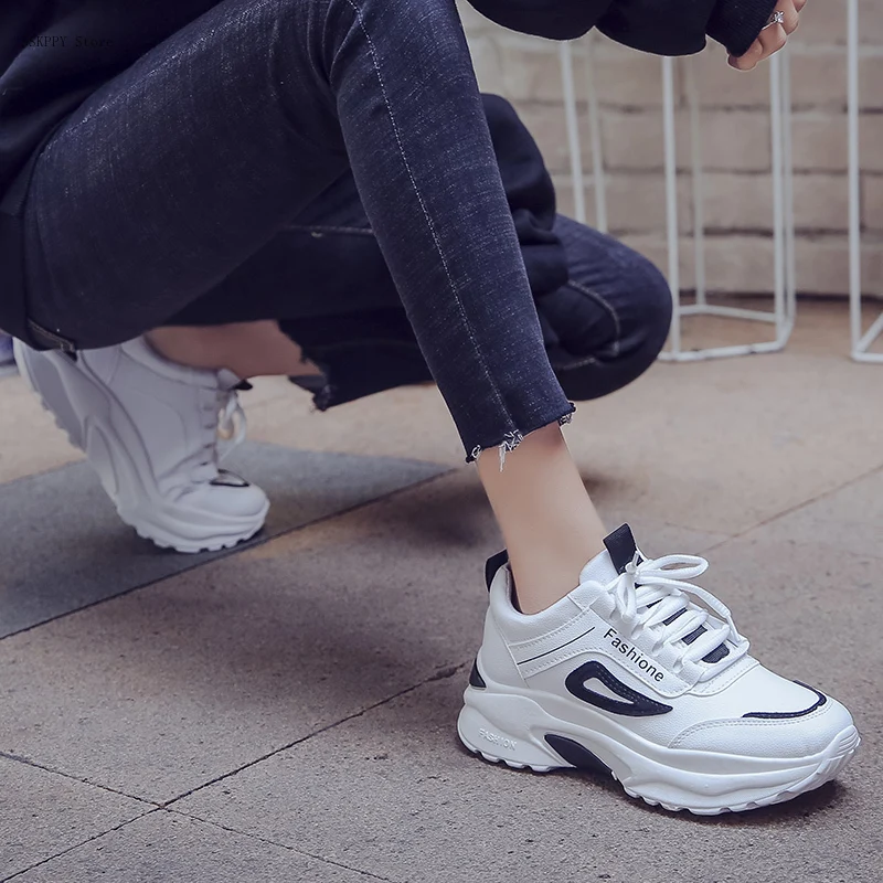2022 New Ladies Casual Shoes Fashion Spring and Summer Leather Sneakers Ladies Lace-up White Platform Comfortable Running Shoes