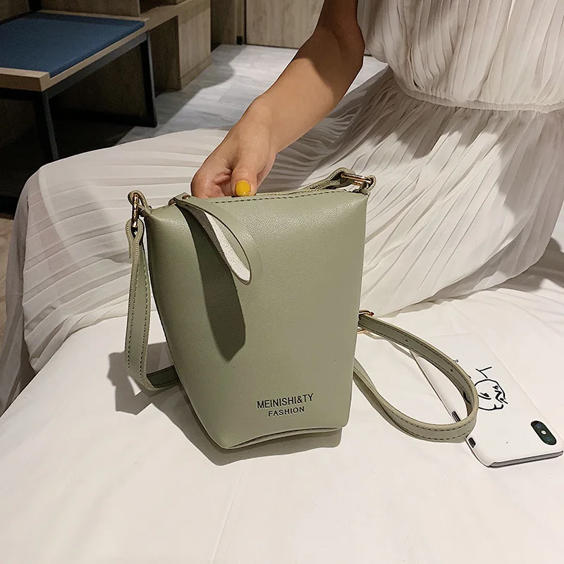 

Korean-style Bag Women's 2019 New Style Contrast Color Lock Bucket Bag Simple Fashion Cowhide Lock Handbag
