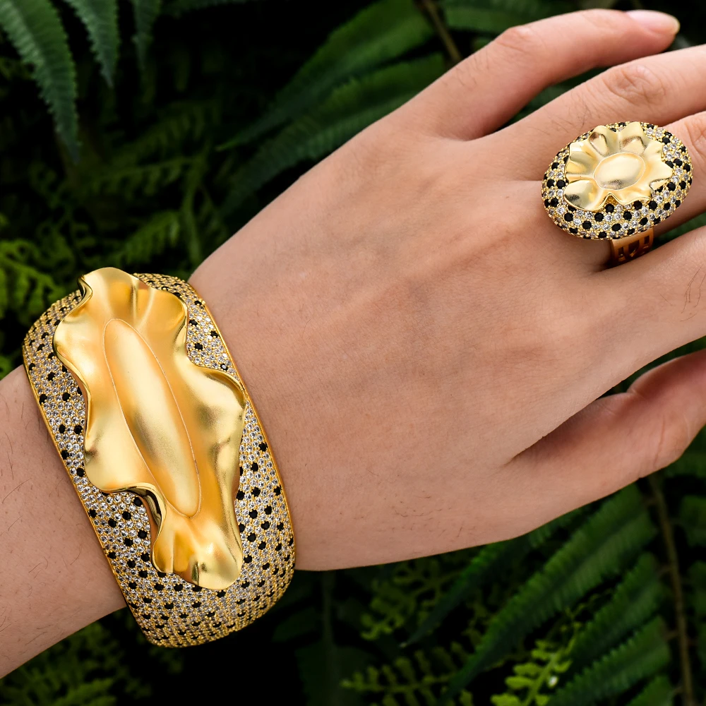 Brand New Red Green Blue Surface Alloy Cuff Dubai Luxury Necklace Wide Bangle Earrings Ring Jewelry Set Wedding High Quality