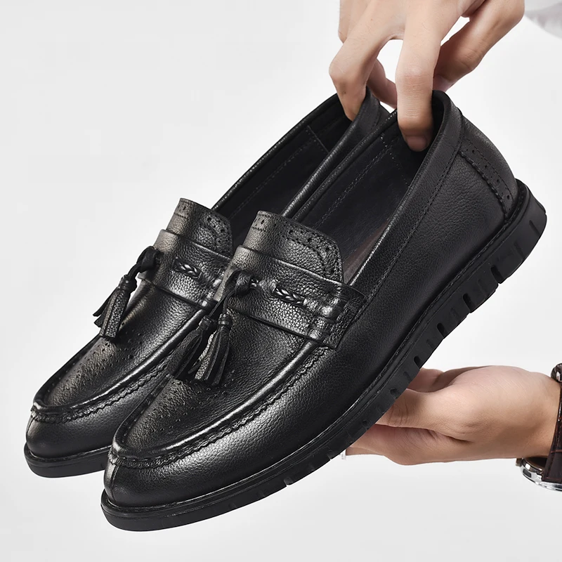 

Men Casual shoes breathable Genuine Leather Loafers Office Shoes For Men Driving Moccasins Comfortable Slip on Fashion Shoes