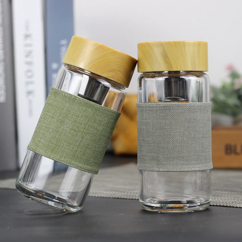 

Brief Japanese Style Glass With Tea infuser Bottle for Coffee Tea Mini Portable Glass Drinking Bottles With Hot Drink Sleeve