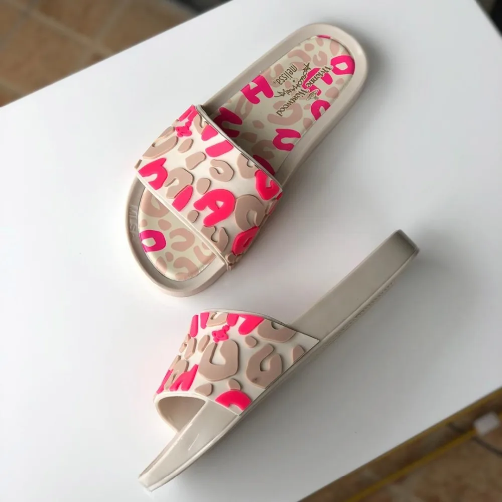 1553841683_749701543_3