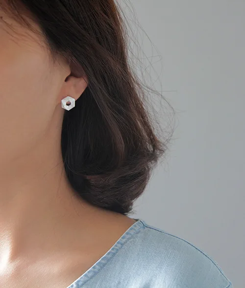 9285724370_886284137