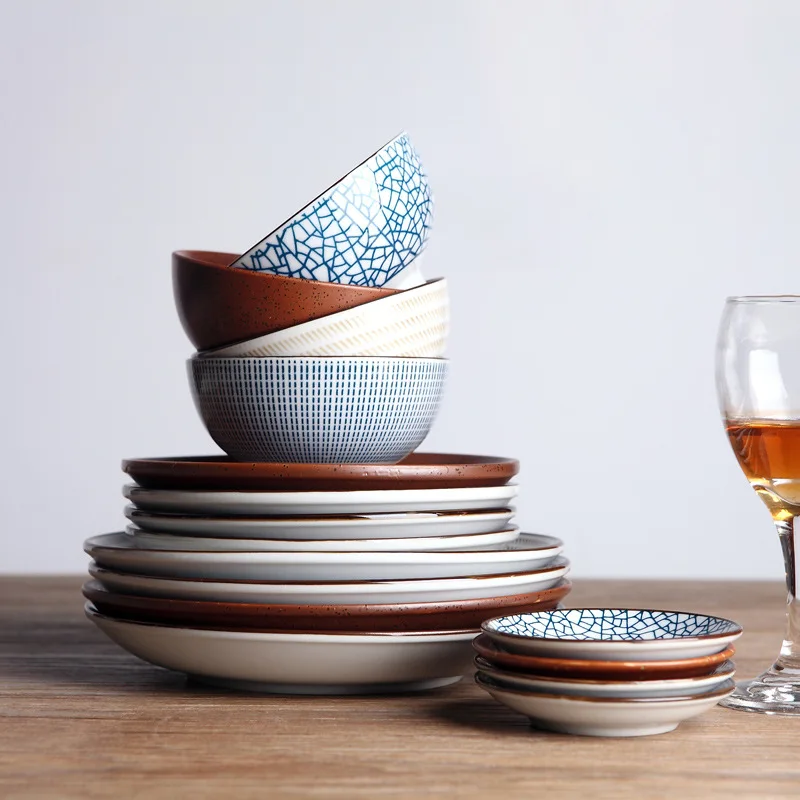 Керамические обеденные тарелки в японском традиционном стиле фарфоровая