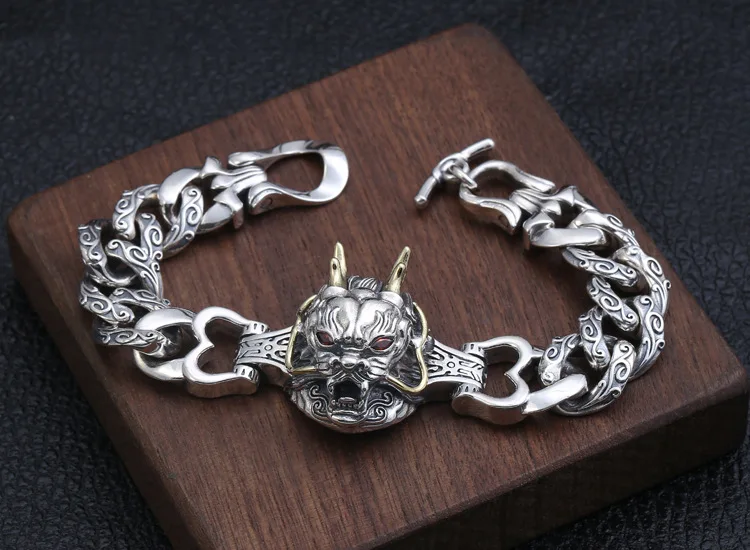 12148434338_2092824473