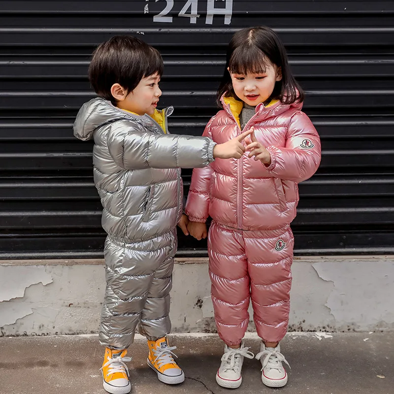 Зимняя теплая пуховая хлопковая куртка комплекты одежды для маленьких мальчиков Новинка года, одежда для девочек детское водонепроницаемое пальто с капюшоном плотные штаны для детей