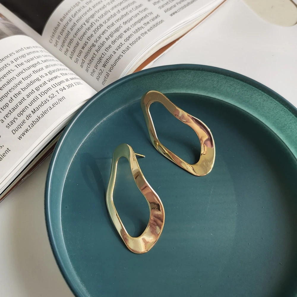 

Gold 925 Sterling Silver Free Style Designer Irregular Geometric Hollow Circle Stud Earrings for Women OL Design Birthday Gift