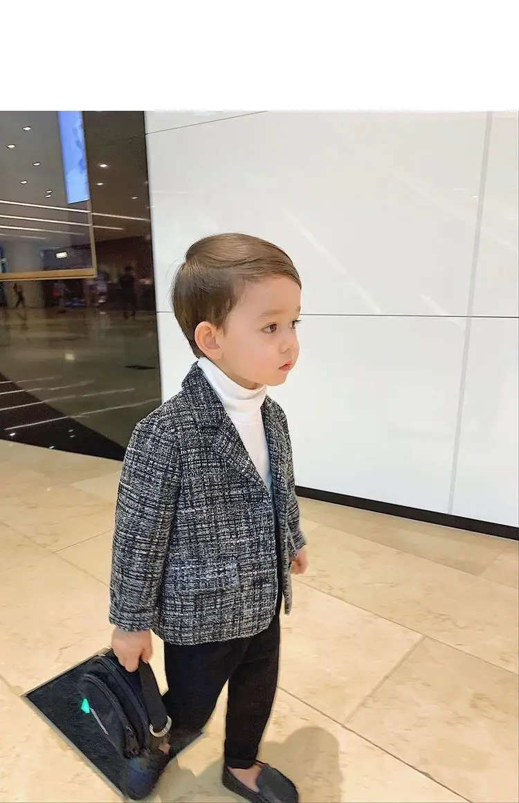 Модные осенние пальто и куртки для маленьких мальчиков корейский маленький аромат, Детские однобортные вечерние куртки-блейзеры Одежда для мальчиков от 1 до 5 лет